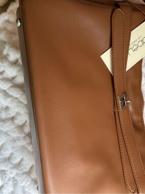 Beautiful Soft Leather Shoulder Bag in Cognac Brown